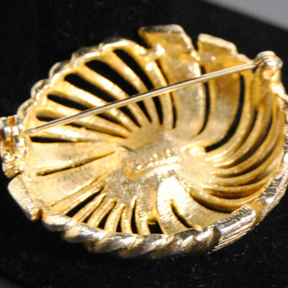 Gold Brooch Pin Sunburst Flower - Picture 3 of 4